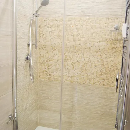 Romamourhouse * Rom